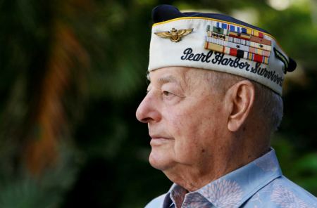 Πέθανε στα 102 του ο τελευταίος επιζών αμερικανικού πολεμικού πλοίου που βυθίστηκε στο Περλ Χάρμπορ