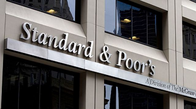 Standard &amp; Poors: Αναβάθμισε την προοπτική της Ελλάδας σε «θετική» από «σταθερή»