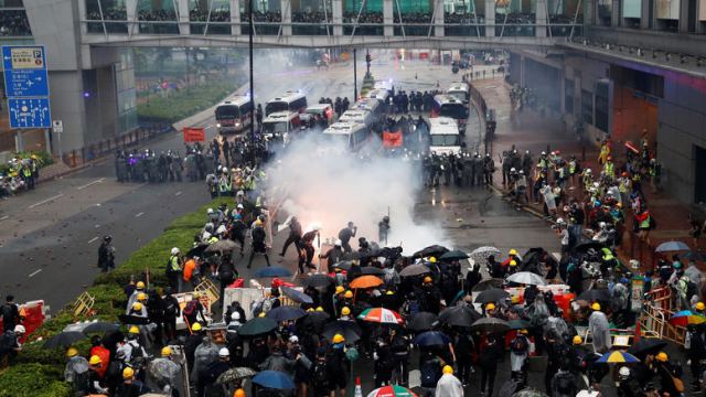 Χονγκ-Κόνγκ: Αγρια επεισόδια μεταξύ αστυνομίας και διαδηλωτών