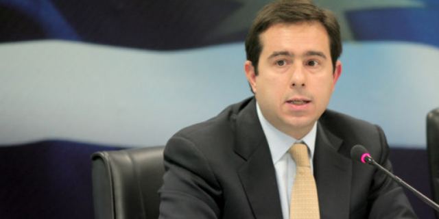Ιδρύεται υπουργείο Μετανάστευσης - Υπουργός ο Μηταράκης