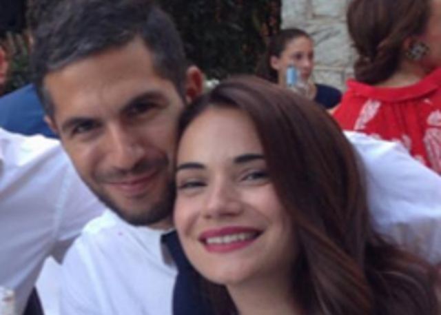 Άννα Μπουσδούκου - Σταύρος Ιωαννίδης: Παντρεύτηκαν στην Αντίπαρο