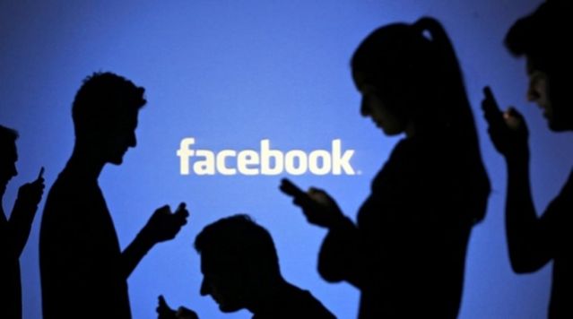 Facebook: 890 εκατομμύρια άνθρωποι το χρησιμοποιούν καθημερινά