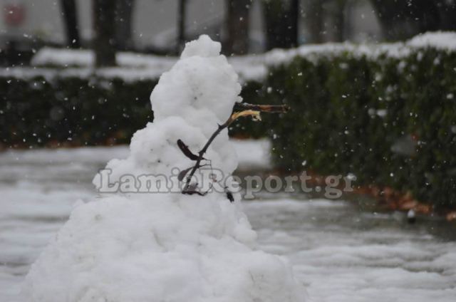 Εικόνες και βίντεο από τη χιονισμένη Λαμία!