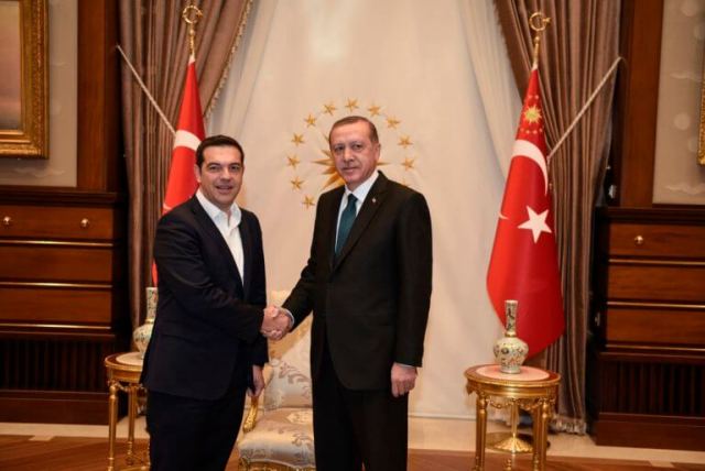 Τορπιλίζει τη συνάντηση Τσίπρα - Ερντογάν η Τουρκία! Επικήρυξε τους 8 Τούρκους αξιωματικούς!
