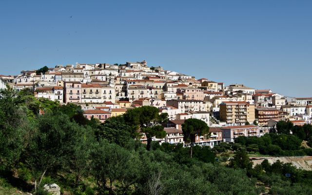 Μια μικρή και παραμυθένια ιταλική πόλη δίνει μέχρι και 2.000 ευρώ σε όποιον εγκατασταθεί εκεί