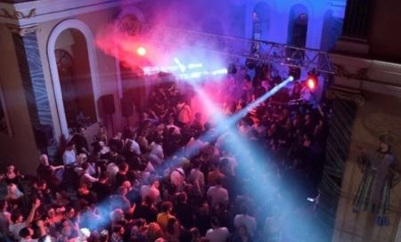 Απίστευτη πρόκληση στη Σμύρνη: Πάρτι ηλεκτρονικής μουσικής μέσα σε Ορθόδοξη Εκκλησία - Δείτε βίντεο