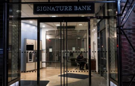 Διεθνής ανησυχία μετά την κατάρρευση των δύο τραπεζών στις ΗΠΑ - «Τριγμοί» στις αγορές