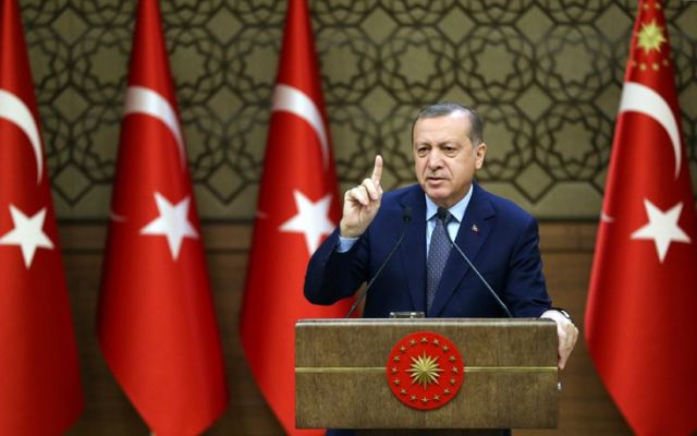 Ερντογάν: Ίσως επανεξετάσουμε τις σχέσεις με την Ευρώπη μετά το δημοψήφισμα