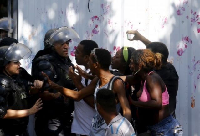Μακελειό σε φαβέλα στο Ρίο ντε Τζανέιρο – 4 νεκροί και 5 τραυματίες ο απολογισμός