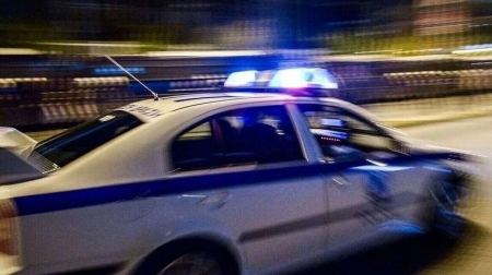 Πάτρα: Αστυνομικοί έσπασαν τζάμι αυτοκινήτου για να απεγκλωβίσουν βρέφος 20 ημερών