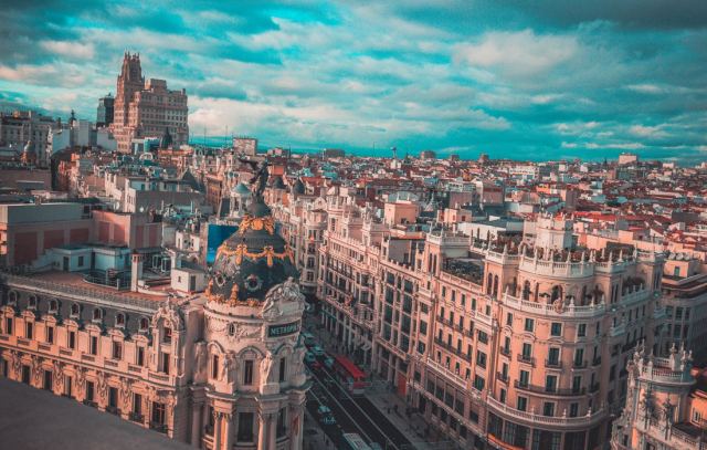 To τρικ με το οποίο η Ισπανία θέλει να «τελειώσει» το Airbnb
