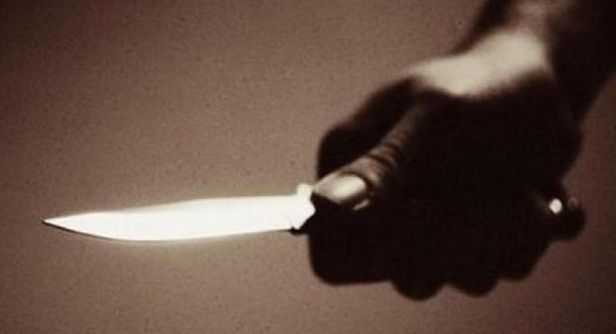 Άγριο έγκλημα: Βρήκαν 40χρονο χτυπημένο και μαχαιρωμένο σε υπαίθριο πάρκινγκ - Έπιασαν τον δολοφόνο