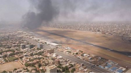 Μαίνονται οι συγκρούσεις στο Σουδάν - Διπλωματική αυτοκινητοπομπή των ΗΠΑ δέχθηκε επίθεση, προειδοποιήσεις Μπλίνκεν στους δύο αντιμαχόμενους