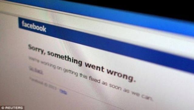 Γιατί έπεσαν το Facebook και το Instagram;