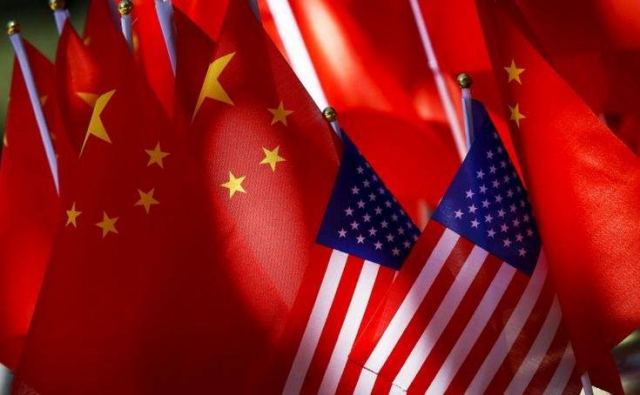 Στο κόκκινο οι εμπορικές σχέσεις Κίνας και ΗΠΑ μετά τους νέους δασμούς