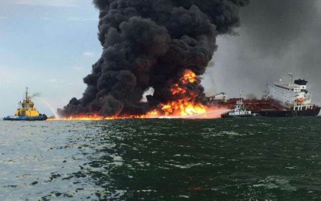 Στις φλόγες τυλίχτηκε τάνκερ στον Κόλπο του Μεξικού