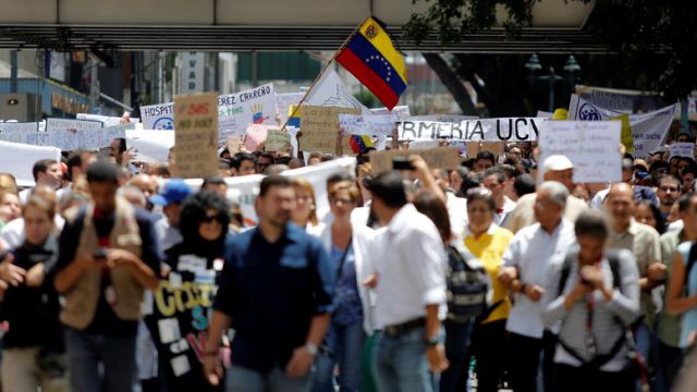 Βενεζουέλα: Ένας έφηβος διαδηλωτής σκοτώθηκε - Στους 43 οι νεκροί