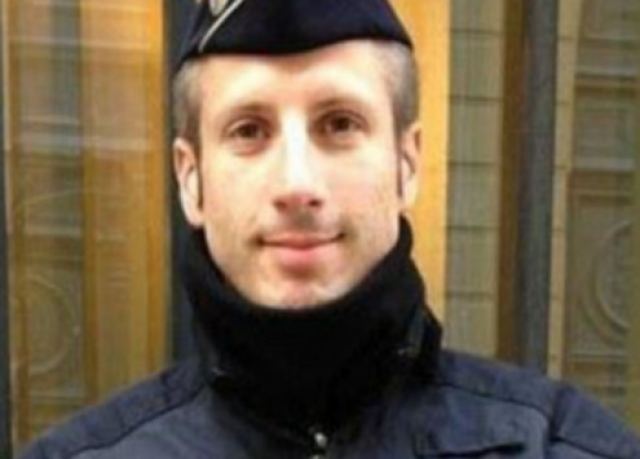 Αυτός είναι ο αστυνομικός που σκότωσαν οι τζιχαντιστές στο Παρίσι [vid]
