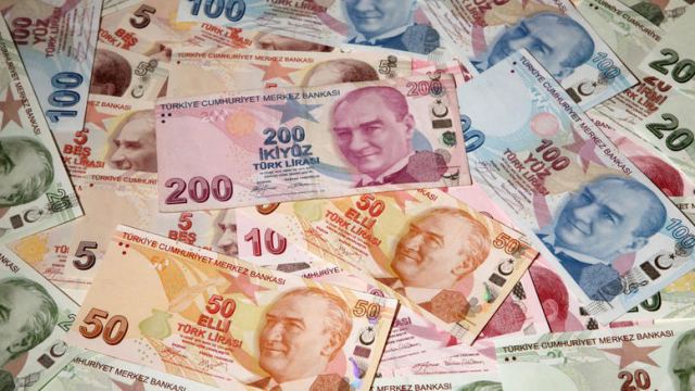 Στα πρόθυρα νομισματικής κρίσης η Τουρκία πριν τις εκλογές;