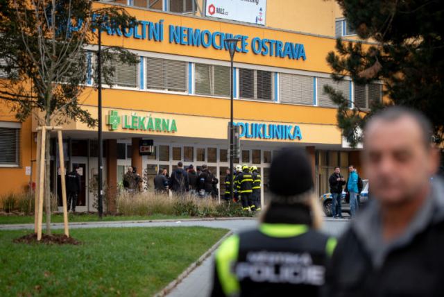 Μακελειό σε νοσοκομείο στην Τσεχία! 6 νεκροί από &quot;μπαράζ&quot; πυροβολισμών