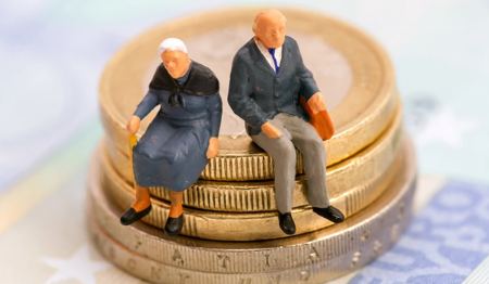 Συντάξεις Απριλίου: Πότε πληρώνονται οι συνταξιούχοι - Αναλυτικά οι ημερομηνίες ανα Ταμείο