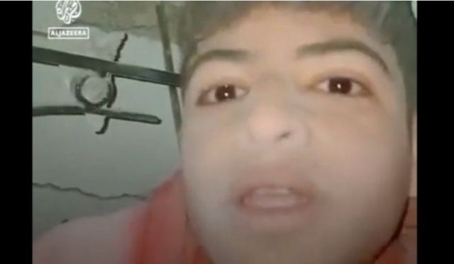 Συγκλονιστικό βίντεο από Συρία: Αγόρι εκπέμπει SOS κάτω από τα συντρίμμια