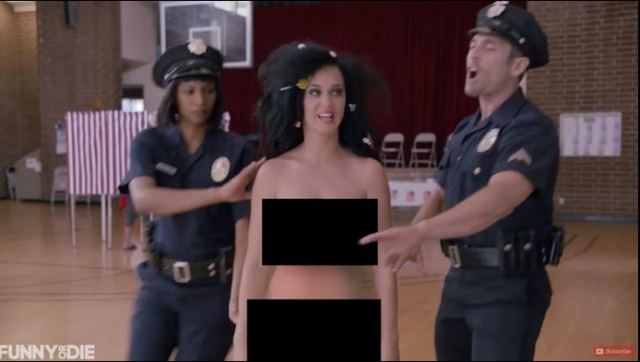 Η Katy Perry γυμνή καλεί τους αμερικανούς στις κάλπες