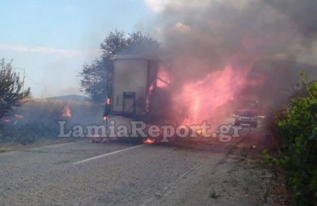 Συναγερμός για φωτιά σε φορτηγό στην Εθνική Οδό