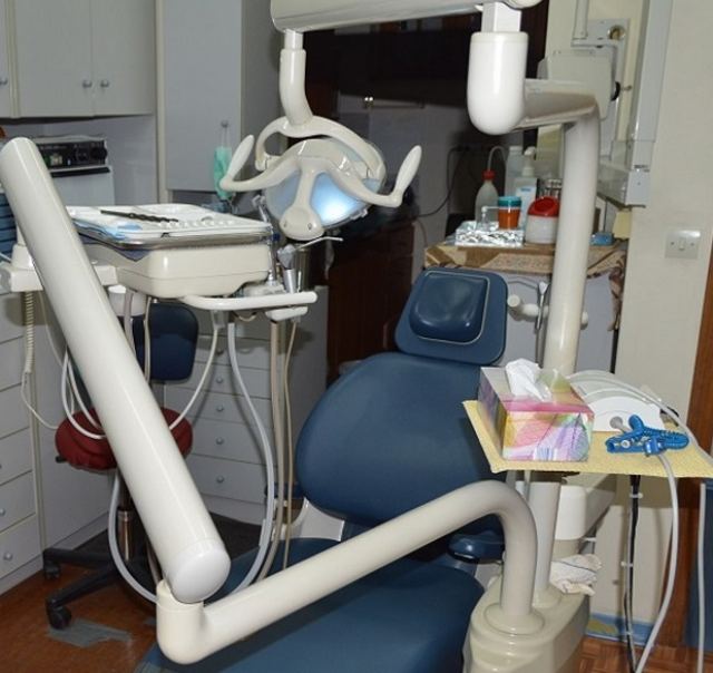 Πωλείται πλήρως εξοπλισμένο οδοντιατρείο στα Καμένα Βούρλα