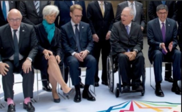 Οι ροζ κάλτσες του Σαπέν έκλεψαν την παράσταση στη G7! ΦΩΤΟ