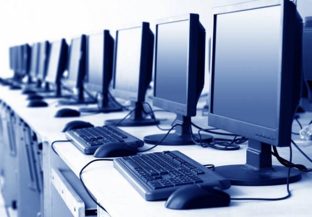Δωρεά ηλεκτρονικών υπολογιστών από την Περιφέρεια Στερεάς