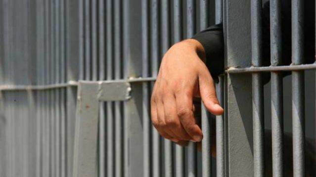 Δομοκός: Κρεμάστηκε με σεντόνι μέσα στο κελί του