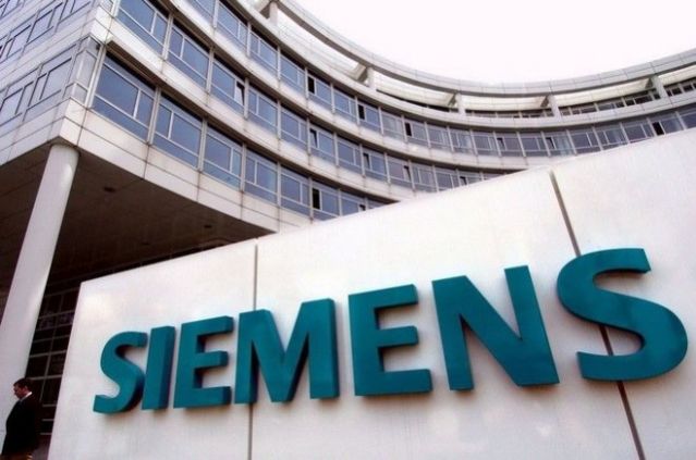 Ο Βαρουφάκης στήνει ειδική ομάδα για το σκάνδαλο Siemens