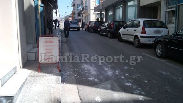 Λαμία: Έβρεξε πάλι σοβάδες στο κέντρο της πόλης