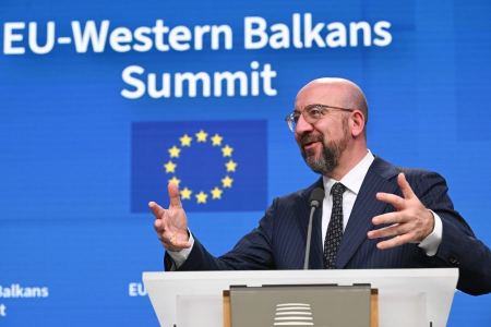 Σύνοδος Κορυφής: Η ΕΕ αρχίζει τις διαπραγματεύσεις για την ένταξη Ουκρανίας και Μολδαβίας
