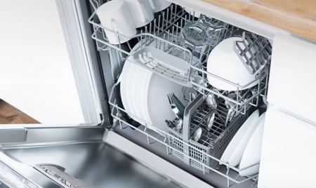 Το τρικ με το πλυντήριο πιάτων για να στεγνώνουν γρήγορα τα πιάτα
