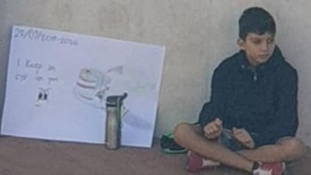 Στα βήματα της Γκρέτα, 12χρονος Ιταλός διαδήλωσε μονάχος για το κλίμα-Φωτο