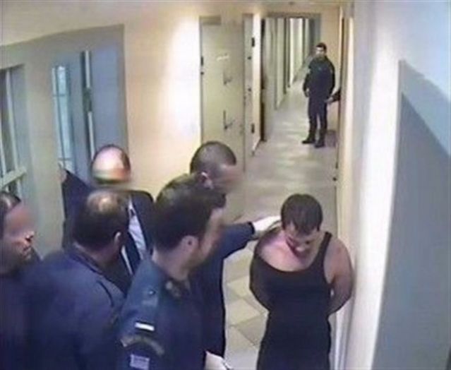 Αποφυλακίζονται οι σωφρονιστικοί υπάλληλοι που κατηγορούνται για τον θάνατο του Καρέλι