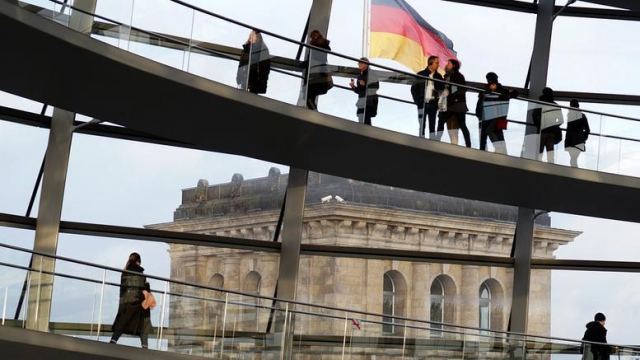 Νέο ιστορικό ρεκόρ: Μόλις στο 4,9% η ανεργία στη Γερμανία