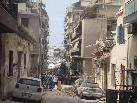 Πασαλιμάνι: Στον ανακριτή το Σάββατο ο εργολάβος του κτιρίου που κατέρρευσε