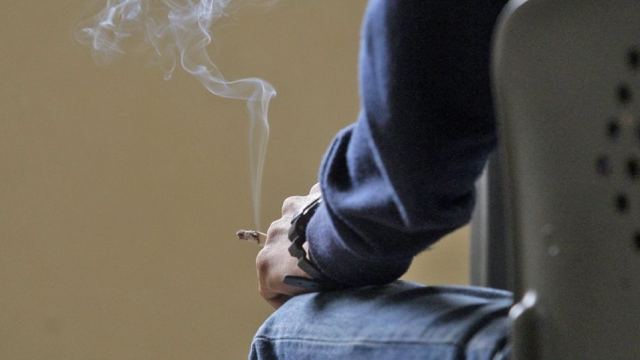 Έρευνα αποκαλύπτει αν πέντε τσιγάρα την ημέρα βλάπτουν λιγότερο από ένα πακέτο