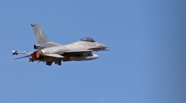 Συγκλονιστικό ατύχημα με ελληνικό F-16 σε πίστα αεροδρομίου στην Ισπανία