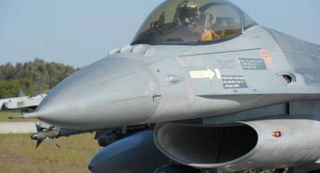 Αναγκαστική προσγείωση για F-16 που… αυτοπυροβολήθηκε (pic)