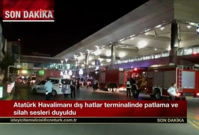Πανικός στην Κωνσταντινούπολη! Δύο εκρήξεις στο αεροδρόμιο Ατατούρκ και πυροβολισμοί - Πληροφορίες για τραυματίες