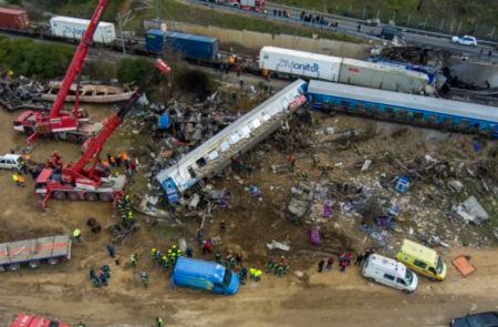 Τέμπη: Έρχονται νέες διώξεις για τη σιδηροδρομική τραγωδία