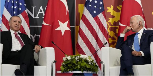 Τηλεφωνική επικοινωνία Μπάιντεν-Ερντογάν για F-16 και Σουηδία -Θα συναντηθούν στη Σύνοδο του ΝΑΤΟ