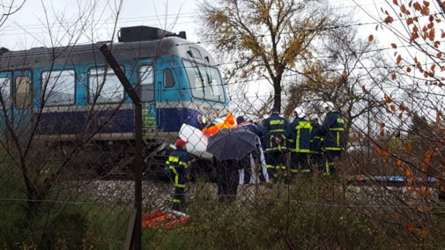 Τραίνο παρέσυρε αυτοκίνητο - Νεκρός ο οδηγός (ΒΙΝΤΕΟ-ΦΩΤΟ)