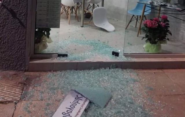 Έσπασαν την τζαμαρία εκλογικού κέντρου υποψηφίου Δημάρχου