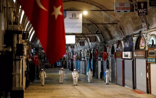 Κορωνοϊός: 76 νεκροί σε 24 ώρες στην Τουρκία – 4.000 τα νέα κρούσματα