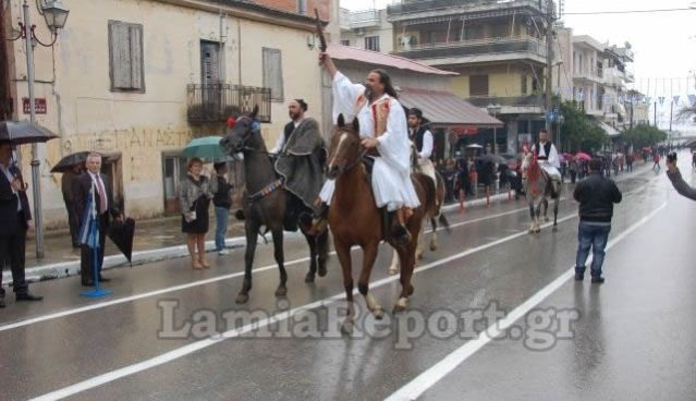 Τα άλογα του Γκλέτσου στην παρέλαση της Στυλίδας (ΒΙΝΤΕΟ - ΦΩΤΟ)